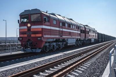 Подростка в наушниках насмерть сбил поезд в Ленобласти