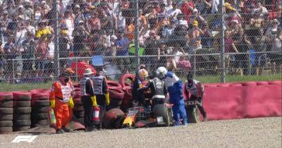 Хэмилтон прервал неудачную серию в Формуле-1, Ферстаппен попал в больницу (видео)