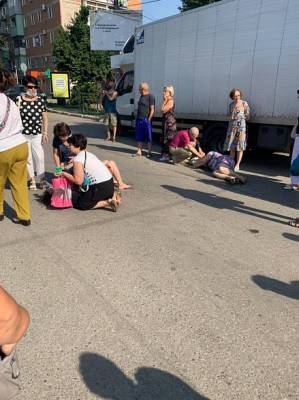 Сегодня в Каменске-Шахтинском на рынке сбили двух пешеходов