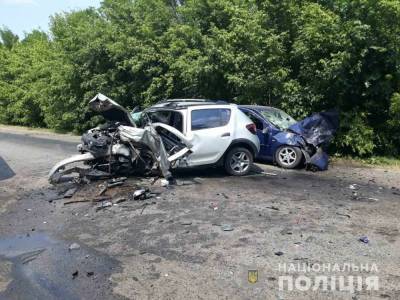 В Харьковской области столкнулись два автомобиля. Один человек погиб и несколько пострадали