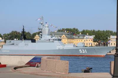 В ВМФ не подтвердили столкновение двух кораблей в Неве - neva.today - Санкт-Петербург
