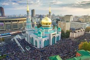 Имам-хатыб Московской мечети призвал не дарить детям квартиры