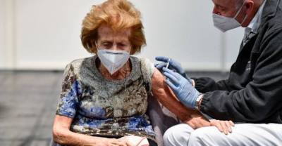 Депутат Госдумы предложил выплатить пенсионерам пособие за вакцинацию от ковида