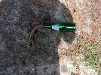 Во двор дома харьковского журналиста бросили бутылки с зажигательной смесью