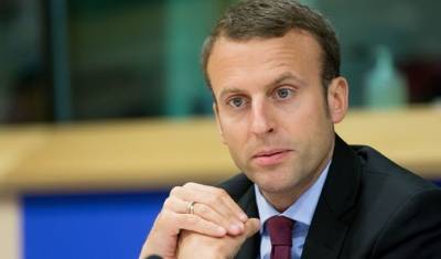 Антиковидные меры во Франции стали причиной обвинения Макрона в злоупотреблении властью