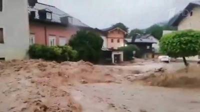 В Европе разрушительные наводнения превращают в зону стихийного бедствия все новые города