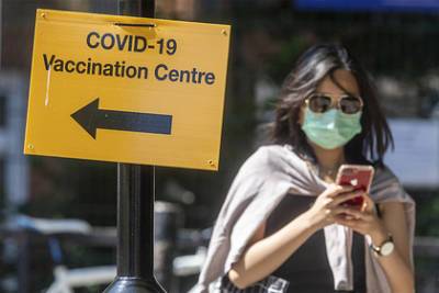 Великобритания отменила почти все коронавирусные ограничения