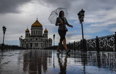 Москвичей предупредили о ливнях, граде и сильном ветре в понедельник
