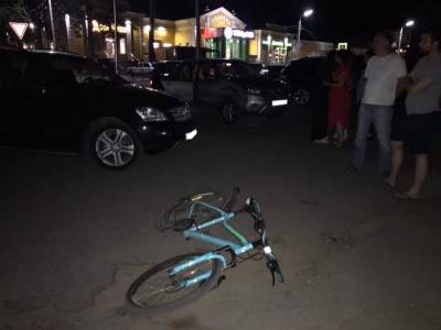 Mercedes Benz - На улице Монастырской в Рязани Mercedes Benz сбил 15-летнего велосипедиста - 7info.ru - Рязань