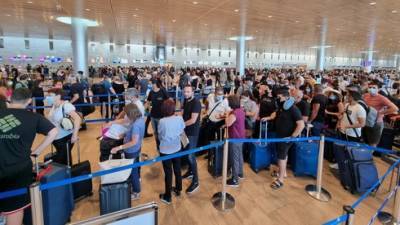 Очереди в Бен-Гурионе: десятки тысяч израильтян вылетают за границу