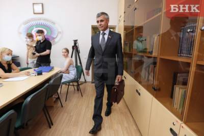 Избирком Коми принял документы от четвертого кандидата в депутаты Госдумы