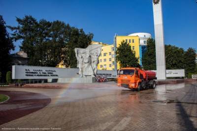 В Рязани проводят аэрацию воздуха и моют тротуары