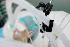 Спасали 4 дня: в харьковской больнице скончался военный, который получил 80% ожогов тела