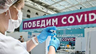 Более 40 тысяч человек сделали прививку от COVID-19 в Гостином Дворе за две недели