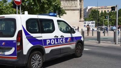 Полиция во Франции застрелила обезглавившего ребенка мужчину