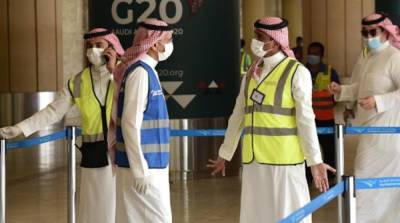 Невакцинированным гражданам Саудовской Аравии запретят покидать страну