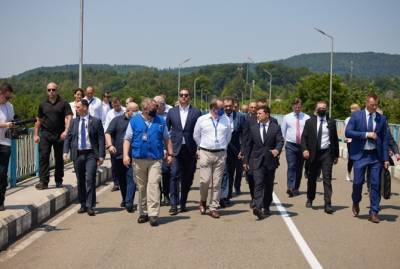 Зеленский в Грузии ознакомился с ситуацией в сфере безопасности на границе с Абхазией