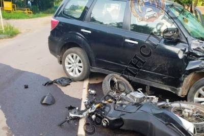 Два человека пострадали в ДТП с легковушкой и мотоциклом в Тульской области