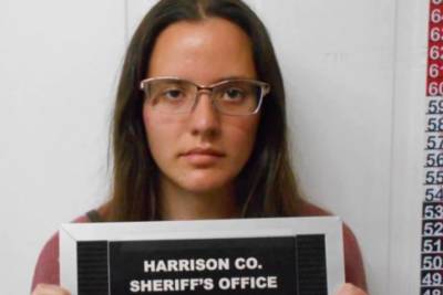 В США 22-летняя учительница совратила школьника и избежала тюрьмы: что сказал судья