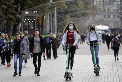 Украинский суд решил: самокат - это транспортное средство и ему не место на тротуаре