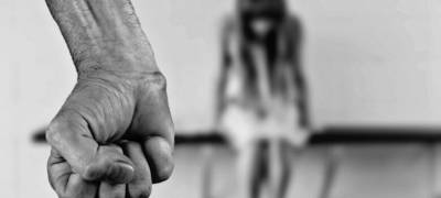 В Карелии двое мужчин изнасиловали 38-летнюю женщину после пьяного застолья