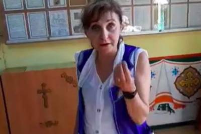 "Подскажите, это сейчас нормально?": уборщица в церкви вылила россиянке ведро воды на голову