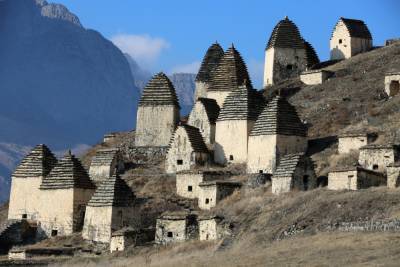 Склепы в «Городе мертвых» в Северной Осетии закроют для защиты от вандалов
