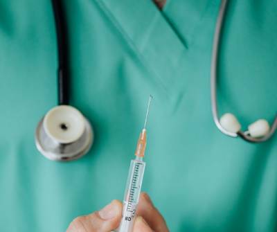 В России начнут испытание новой вакцины от коронавируса