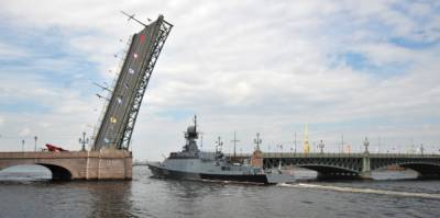 Стало известно, как украсят Петербург и Кронштадт ко Дню ВМФ