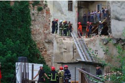 Андрей Москаленко - Во Львове рухнула стена дома, есть жертвы - lenta.ua - Украина - Львов