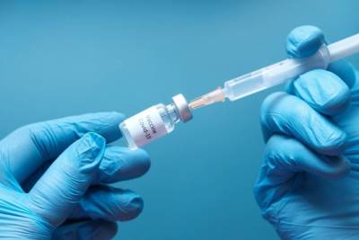 Фармаколог рассказал, кто из петербуржцев останется без прививки от коронавируса