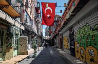 Власти Турции могут закрыть границы из-за COVID