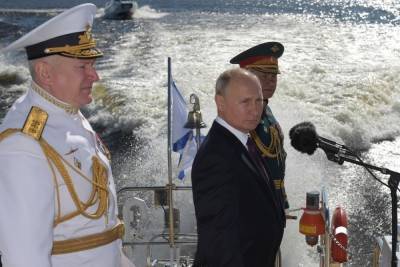 Путин предложил Госдуме продлить предельный срок службы генералов и адмиралов