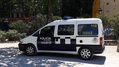 В Испании автомобиль протаранил террасу бара
