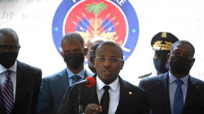 И.о. премьер-министра Гаити Клод Жозеф передаст власть Ариэлю Анри