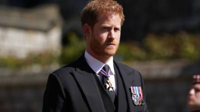 Принц Гарри собирается выпустить мемуары о жизни в королевской семье