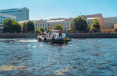 Из рек и каналов Петербурга за месяц выловили 309 кубометров мусора