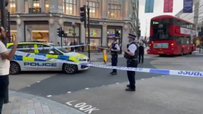 В центре Лондона неизвестный ранил мужчину ножом