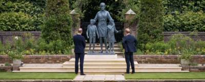 Принцы Уильям и Гарри открыли в Лондоне статую своей матери принцессы Дианы