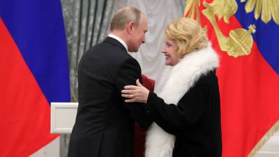 Доронина попросила Путина «изгнать» их МХАТа худрука