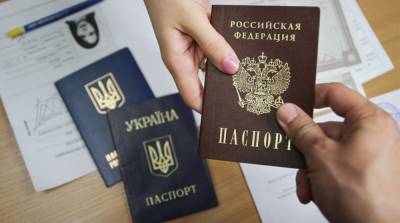 Россия начнет раздавать свои паспорта украинским заробитчанам – правозащитник