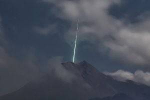 Скотт Уоринг - В Индии видели НЛО, влетающий в жерло вулкана - novostiua.news - Украина - Индия