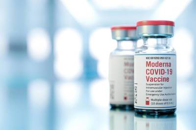 Пригодились вакцины Moderna, Израиль начинает их использовать