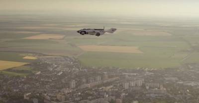 Сеть взорвало впечатляющее видео полета летающего авто (ВИДЕО)