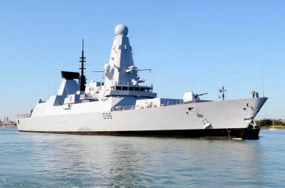 Пресса Японии: эсминцу ВМС Британии может достаться в Южно-Китайском море от КНР, как досталось у берегов Крыма от России