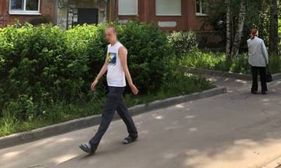 Подозрительный мужчина, который гулял у детских площадок в Петрозаводске, оказался болен