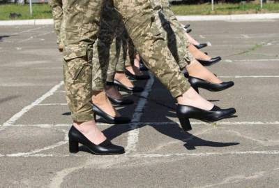 Минобороны Укаины раскритиковали за подготовку женского марша на каблуках