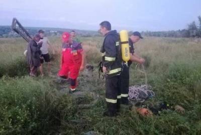 На Одесчине в 10-метровый колодец с мусором упали отец и его 9-летний сын: оба погибли