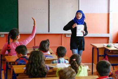 Тысячи сирийских учителей уволены из турецких школ