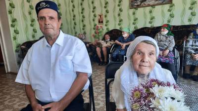 В Башкирии сыграли свадьбу 78-летняя невеста и 68-летний жених